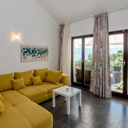 Lozna Residence Postira Exterior photo