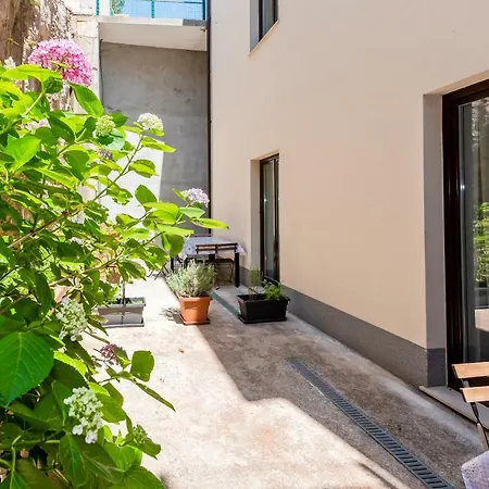 Lozna Residence Postira Exterior photo