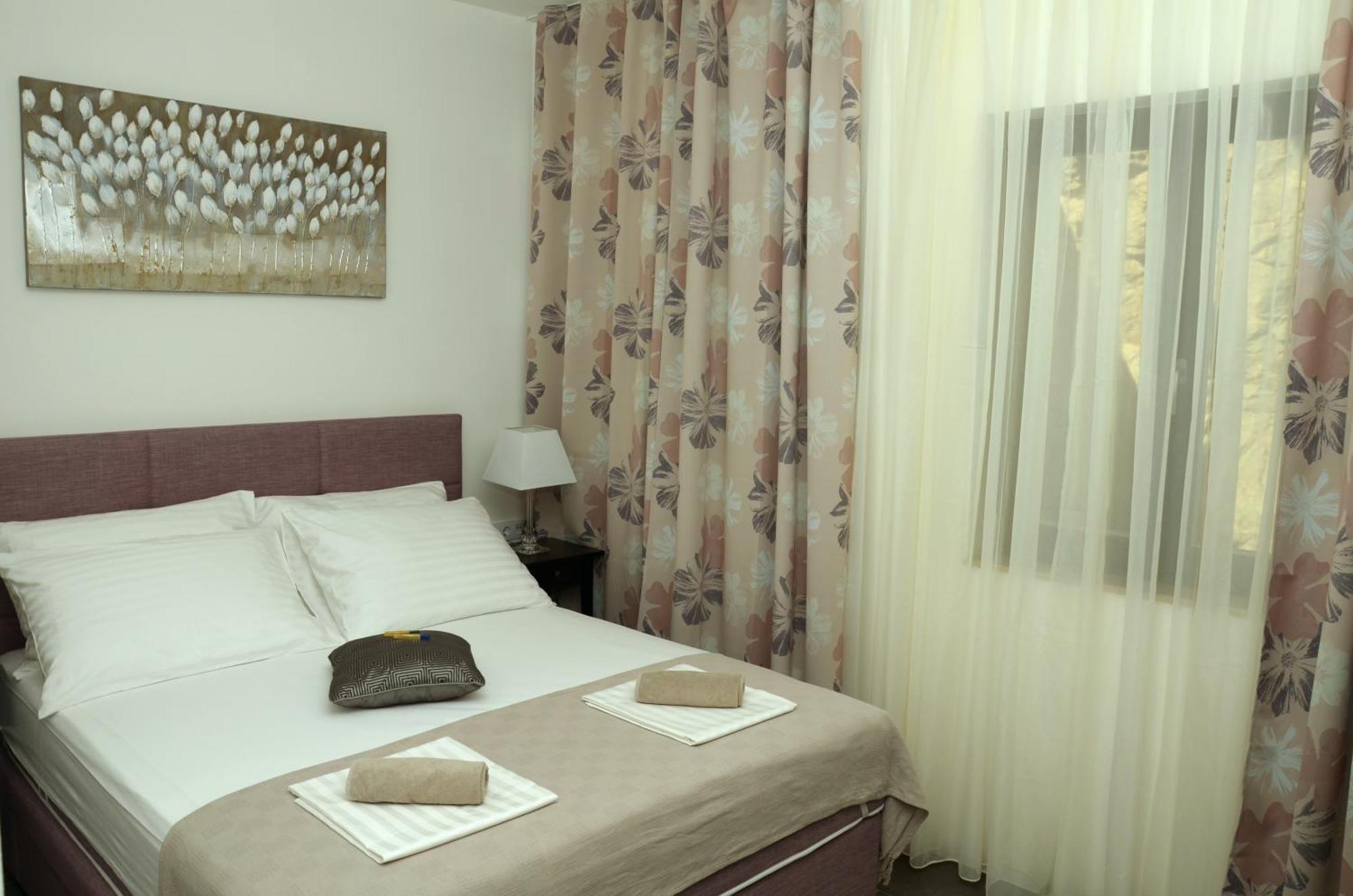 Lozna Apartment *
